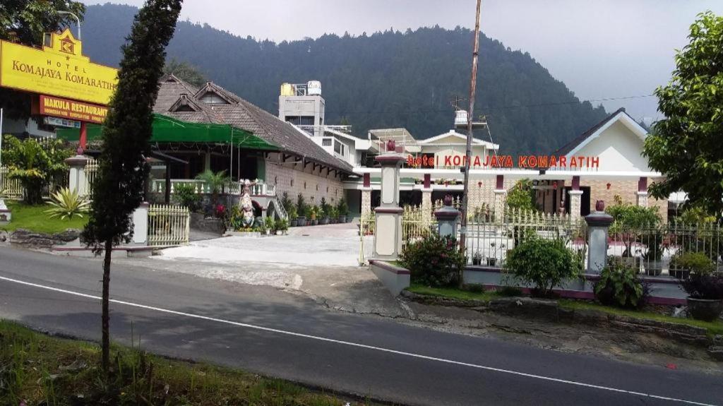 Komajaya Komaratih Hotel Tawangmangu Dış mekan fotoğraf