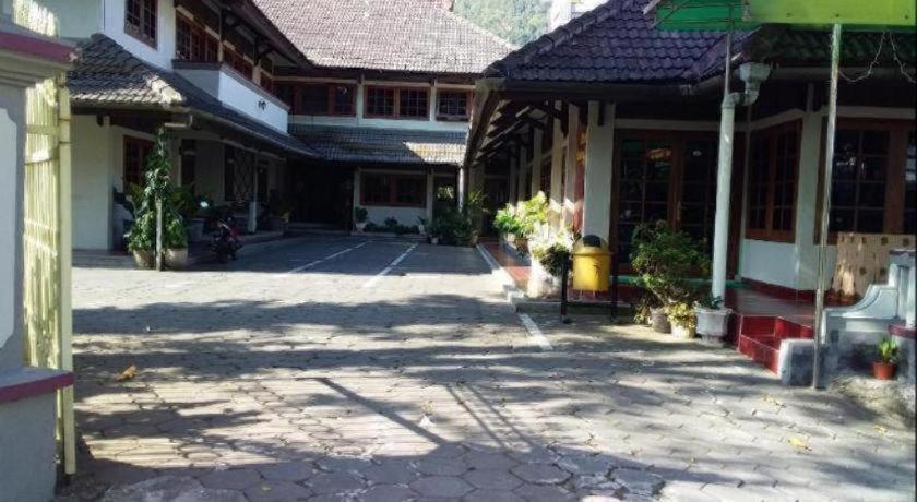 Komajaya Komaratih Hotel Tawangmangu Dış mekan fotoğraf